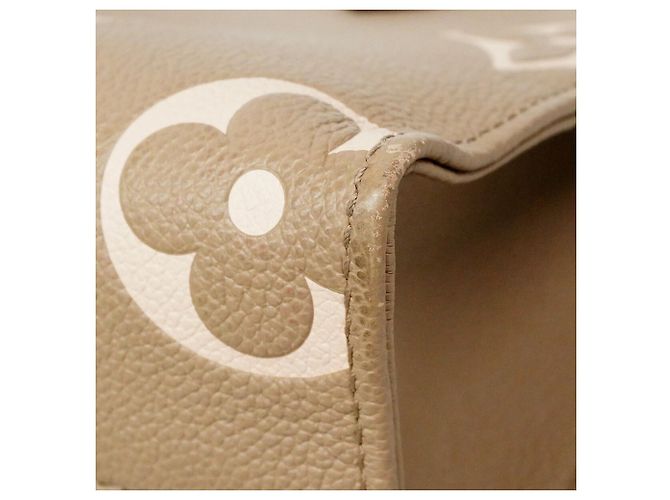 Sac à main Louis Vuitton Monogram Empreinte Bicolor OnTheGo PM Gris Écru - vue 7