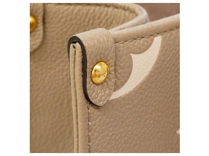 Sac à main Louis Vuitton Monogram Empreinte Bicolor OnTheGo PM Gris Écru - vue 8