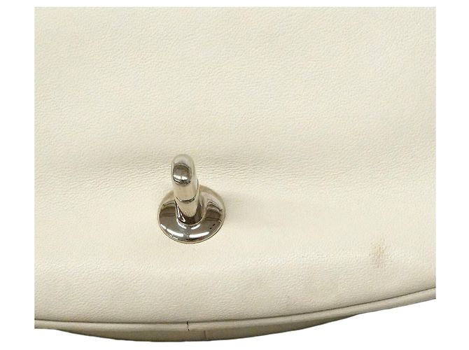 Bolsa de Ombro Chanel Matelassé Branco - vista 12