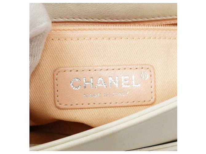 Bolsa de Ombro Chanel Matelassé Branco - vista 5