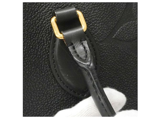 Saco Tote Louis Vuitton Monogram Empreinte OnTheGo GM Preto - vista 12
