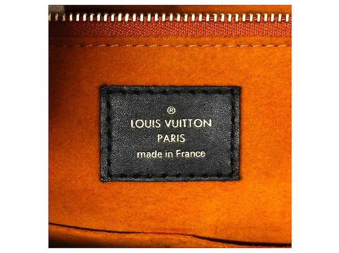 Saco Tote Louis Vuitton Monogram Empreinte OnTheGo GM Preto - vista 5