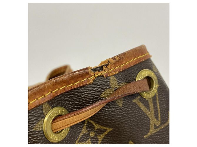 Noe Borsa a tracolla Louis Vuitton Monogram Petit Noé Marrone - vista 8