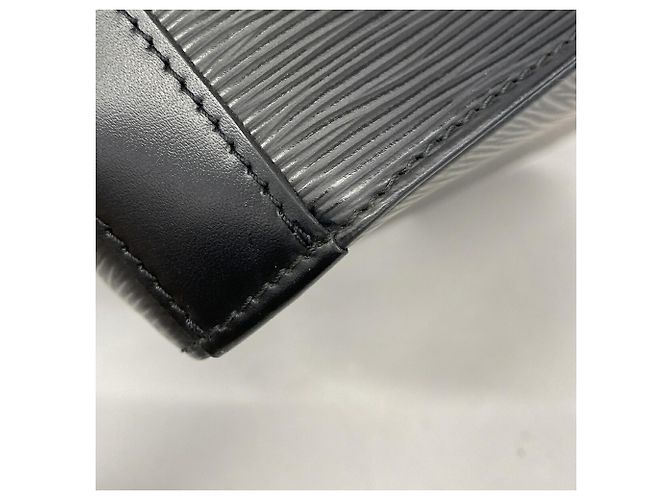 Louis Vuitton Epi Sac Depaule GM Shoulder Bag Nero - vista 6