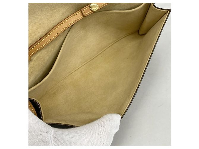 Bolsa de Ombro Louis Vuitton Monogram Pochette Twin GM Marrom - vista 4