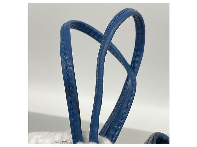 Noe Borsa a tracolla Louis Vuitton Epi Petit Noé Blu - vista 10