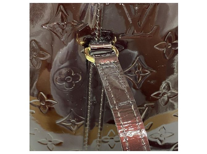 Borsa a tracolla Louis Vuitton Vernis Avalon MM in Amarante Bordò - vista 10