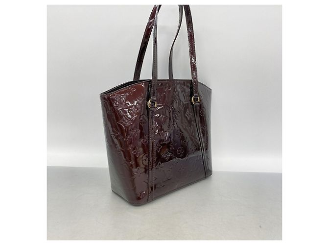 Borsa a tracolla Louis Vuitton Vernis Avalon MM in Amarante Bordò - vista 2