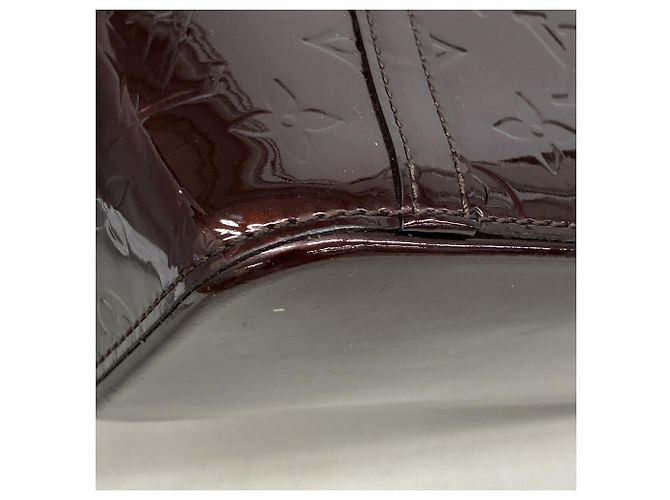 Borsa a tracolla Louis Vuitton Vernis Avalon MM in Amarante Bordò - vista 7