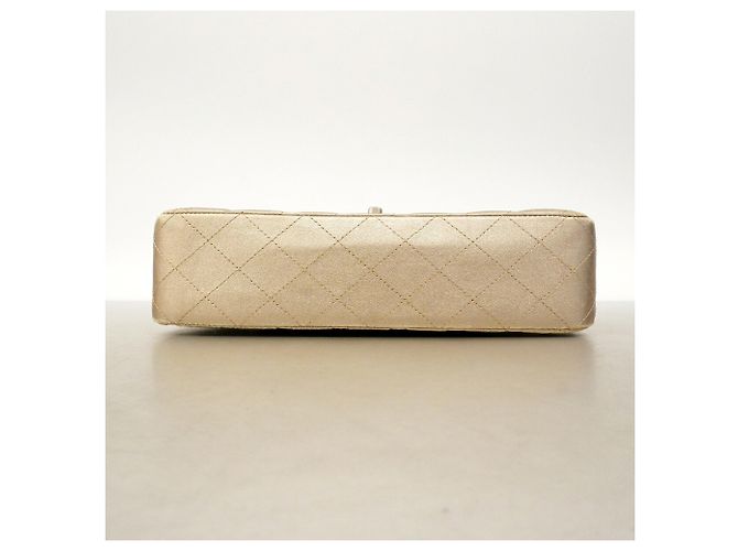 Borsa a tracolla Chanel Matelassé in Champagne Gold D'oro - vista 3