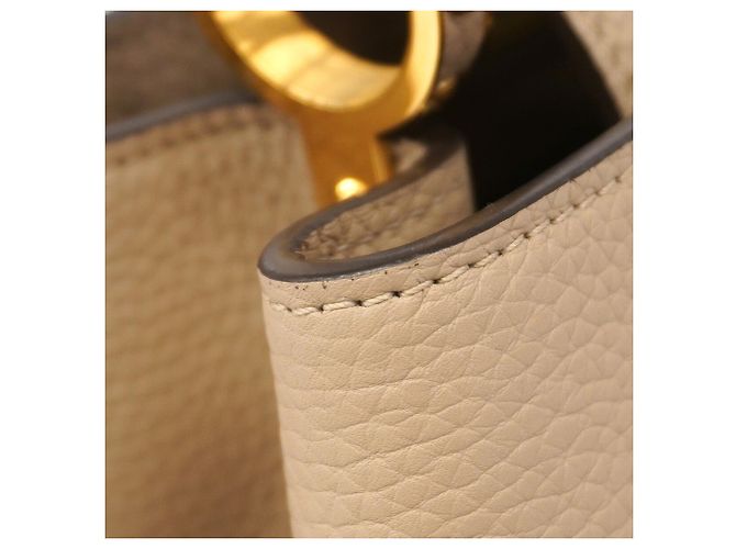 Borsa Louis Vuitton Capucines MM - vista 6