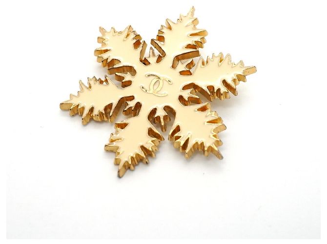 Broche Chanel Bege e Dourado - vista 2