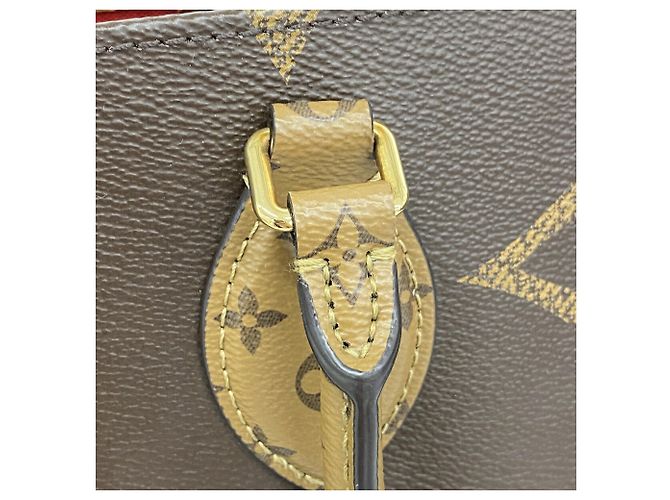 Louis Vuitton Monogram Giant Reverse OnTheGo GM Tote Bag Braun - Ansicht 10