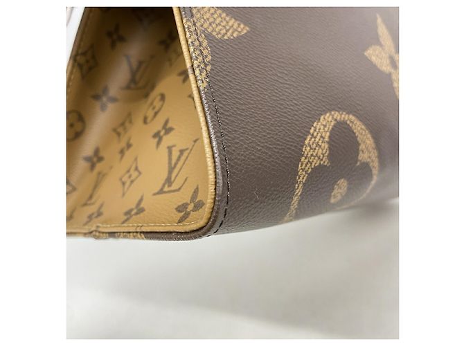 Louis Vuitton Monogram Giant Reverse OnTheGo GM Tote Bag Braun - Ansicht 6
