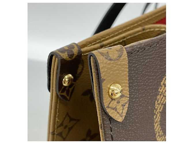 Louis Vuitton Monogram Giant Reverse OnTheGo GM Tote Bag Braun - Ansicht 7