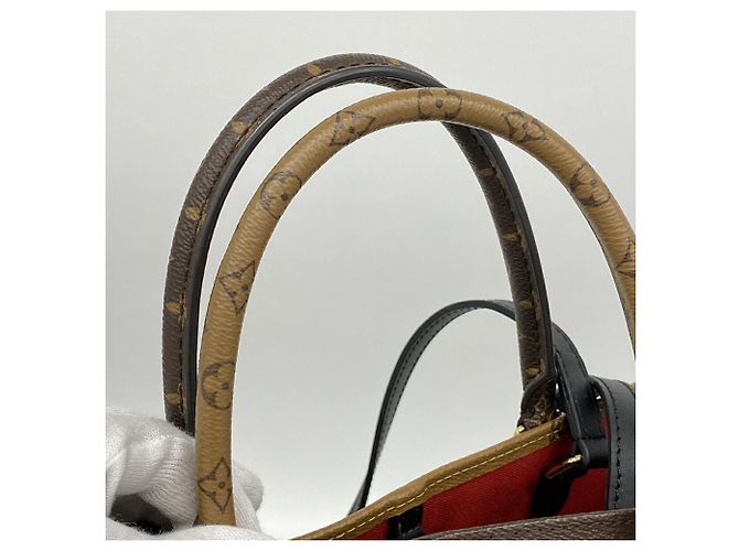 Louis Vuitton Monogram Giant Reverse OnTheGo GM Tote Bag Braun - Ansicht 8