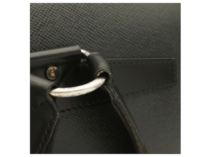 Mochila Louis Vuitton Taiga Cassia Gris - vista 5