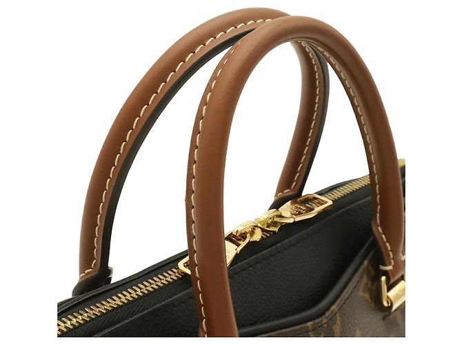 Borsa Louis Vuitton Monogram Pallas BB in Noir Nero - vista 5