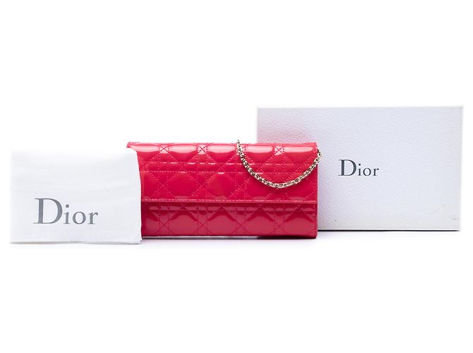 Portefeuille à chaîne Lady Dior en cuir verni rose Cannage de Dior - vue 7