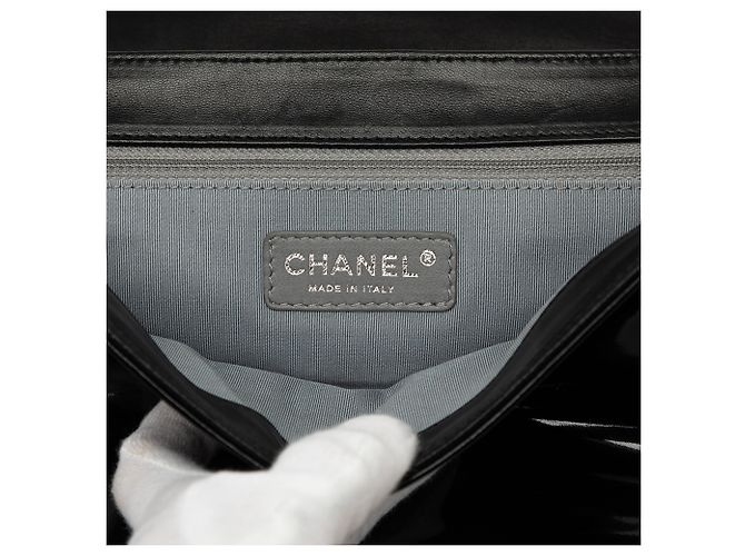 Chanel Black CC Patent Lipstick Ligne Flap Negro - vista 5