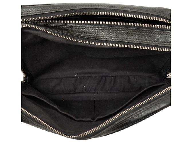 Clutch Louis Vuitton Neo Pavel in Taiga nero - vista 4