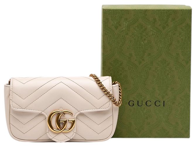 Borsa a tracolla Gucci Mini GG Marmont in pelle di vitello matelassé bianca Bianco - vista 8