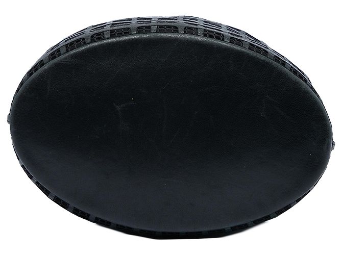 Bolsa Bucket Chanel em malha CC preta e couro de bezerro perfurado Preto - vista 3
