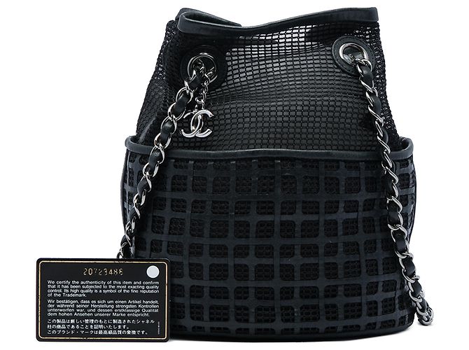 Bolsa Bucket Chanel em malha CC preta e couro de bezerro perfurado Preto - vista 6