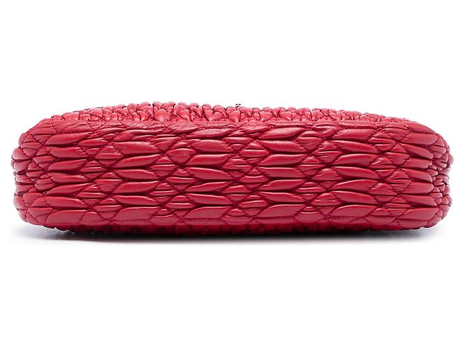 Borsa a tracolla Miu Miu in nappa matelassé rossa con catena di cristalli Rosso - vista 3