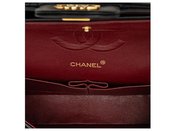 Chanel Black Medium Classic Lambskin Double Flap Noir - vue 4