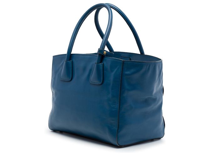 Tote Saco Shopping Prada em couro de bezerro macio azul com bolso frontal - vista 2