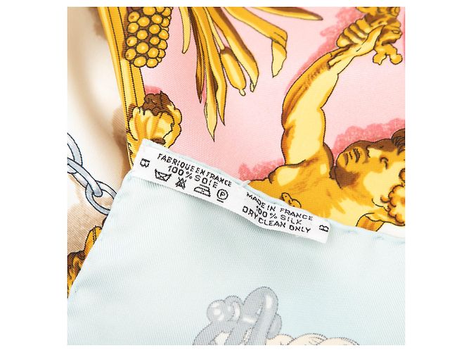 Hermès White Musee Silk Scarf 90 Cream - view 5