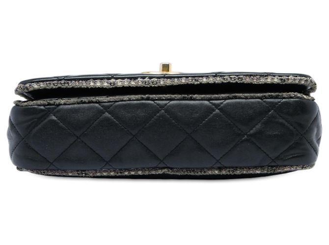 Chanel Black Small CC Quilted Lambskin and Tweed Chain Flap Nero - vista 3