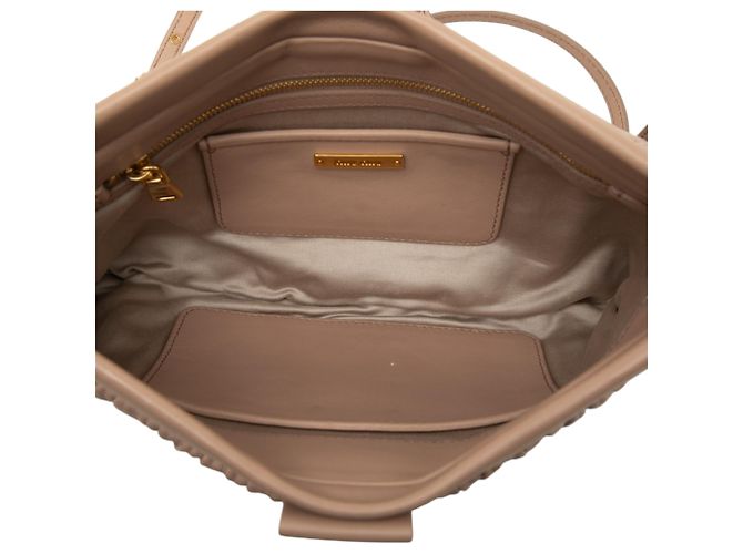 Clutch con cierre de marco Miu Miu en nappa matelassé marrón con correa Castaño Carne - vista 4