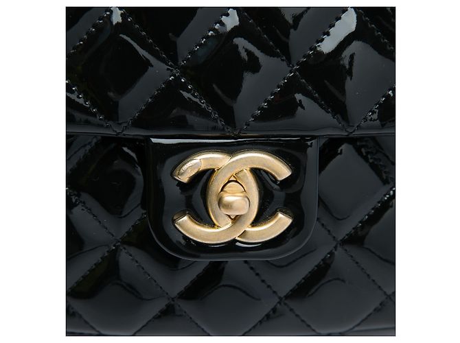 Chanel Black Mini Square Classic Patent Enamel Coco Hearts Single Flap Schwarz - Ansicht 5