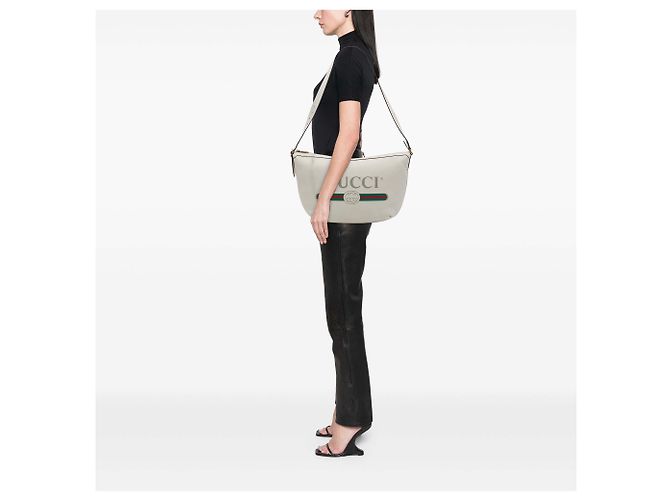 Borsa a tracolla a mezzaluna Gucci in pelle di vitello martellata marrone con logo - vista 6