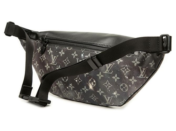 Sac banane Louis Vuitton Monogram Galaxy Discovery Noir Violet - vue 2