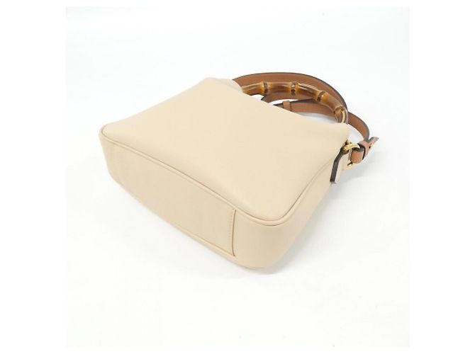 Borsa a mano Gucci DIANA in pelle beige - vista 3