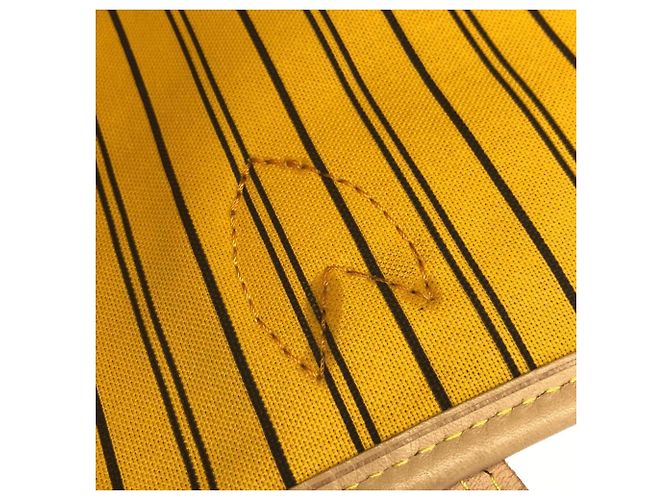 Borsa Louis Vuitton Monogram Neverfull Inside Out MM Marrone D'oro Giallo - vista 8