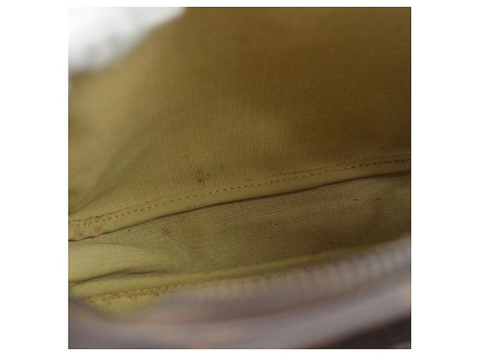 Louis Vuitton Reporter Monogram PM Marrom - vista 3