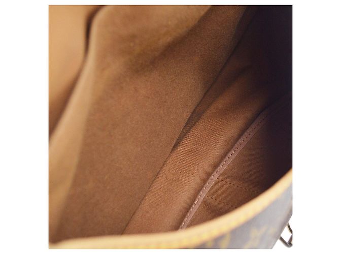 Louis Vuitton Saumur Monogram 35 Marrom - vista 3