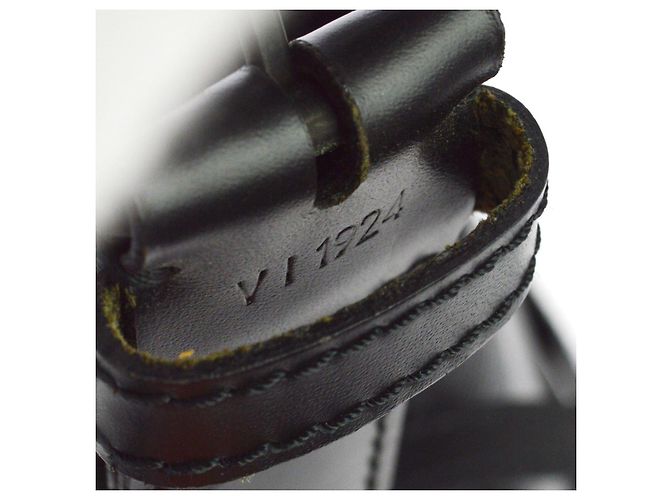 Louis Vuitton Vintage Sac d'Epaule Epi Leather GM Nero - vista 5