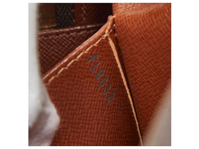 Bolsa Louis Vuitton Monogram Cite MM Marrom - vista 11