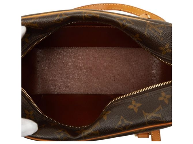 Bolsa Louis Vuitton Monogram Cite MM Marrom - vista 9