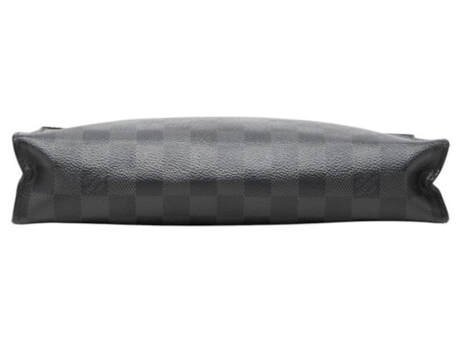 Louis Vuitton Damier Graphite Pochette Voyage MM Negro - vista 3
