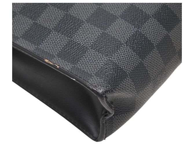 Louis Vuitton Damier Graphite Pochette Voyage MM Negro - vista 5
