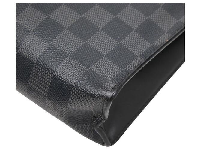 Louis Vuitton Damier Graphite Pochette Voyage MM Negro - vista 6