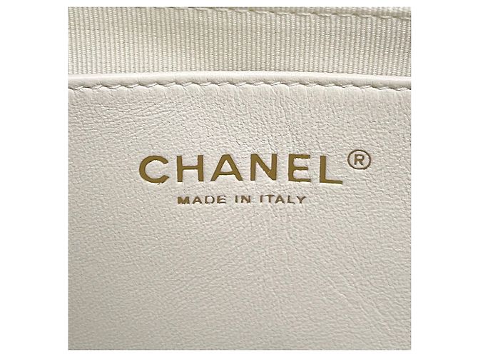 Chanel Matelassé White Tote Bag Weiß - Ansicht 18