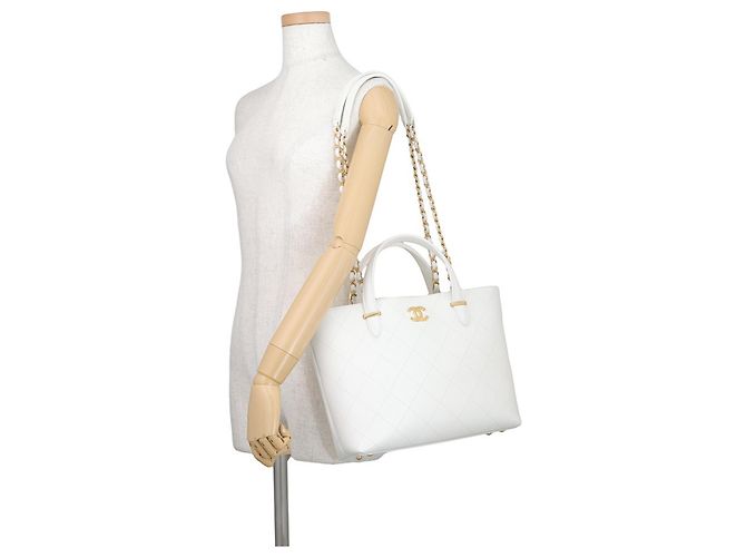 Chanel Matelassé White Tote Bag Weiß - Ansicht 5