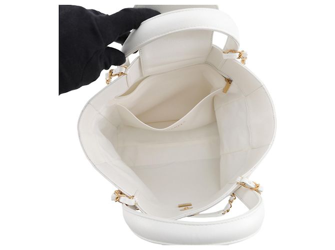 Chanel Matelassé White Tote Bag Weiß - Ansicht 6
